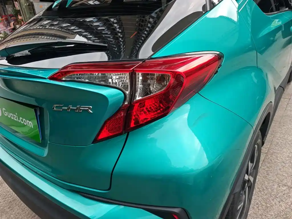 Toyota C-HR — фото 8