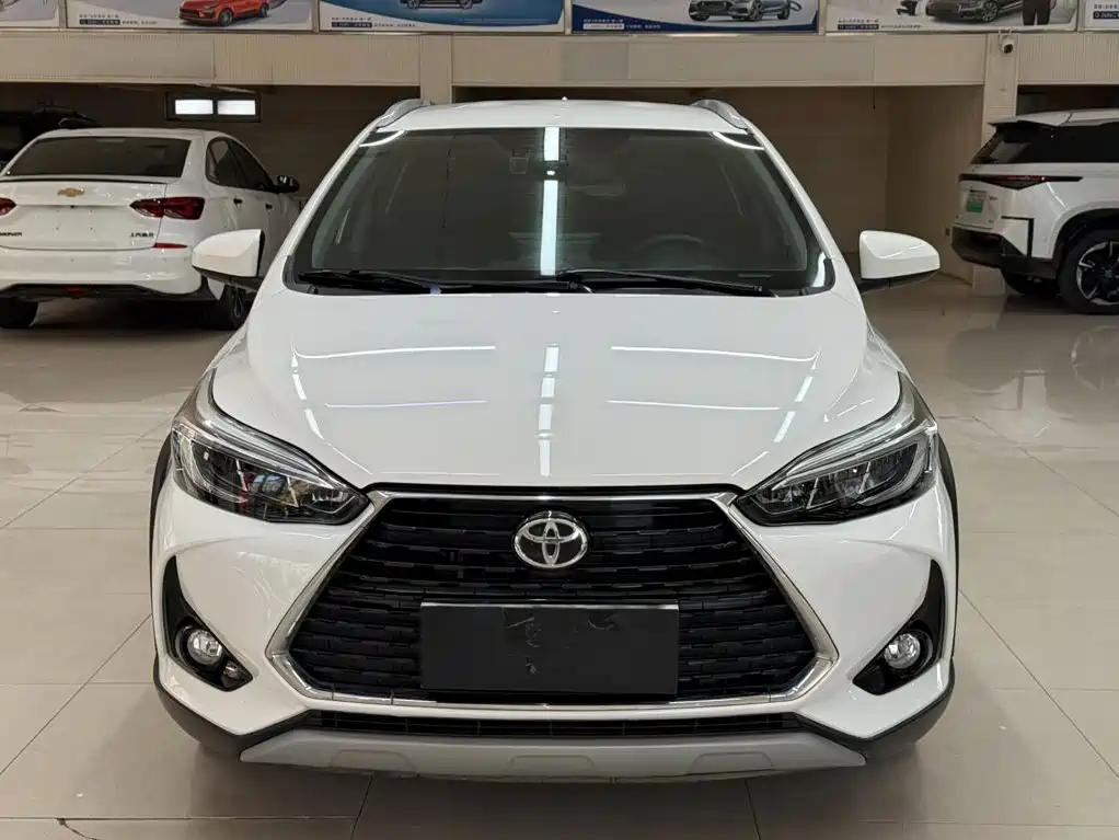 Toyota Yaris L — фото 2