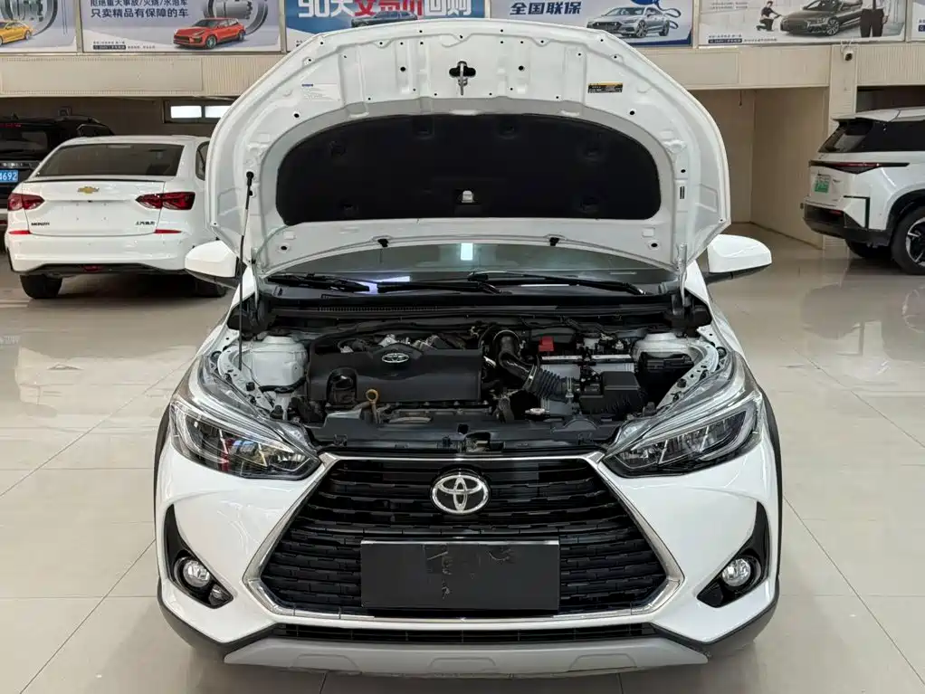 Toyota Yaris L — фото 7