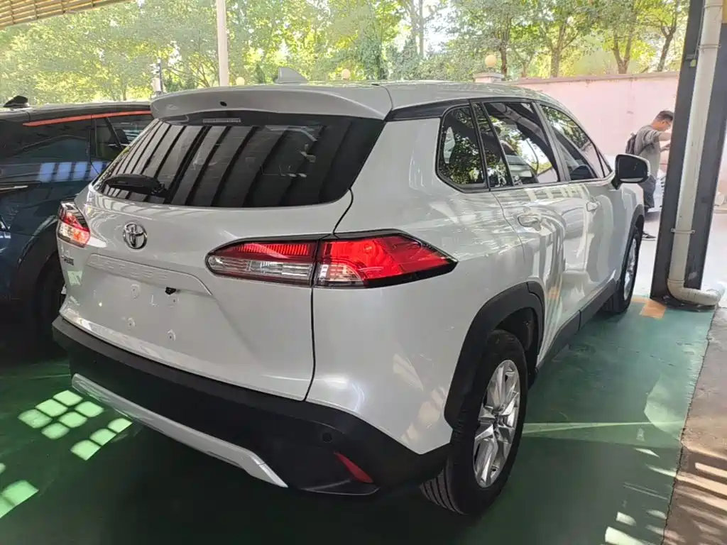 Toyota Corolla Cross — фото 7