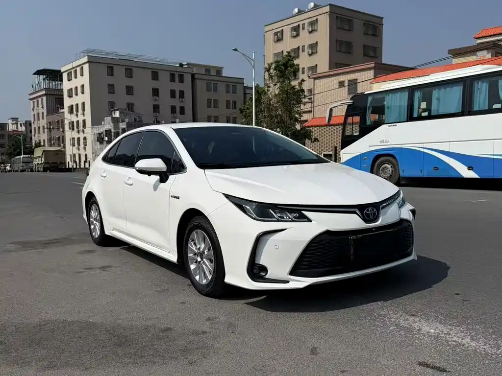 Toyota Corolla — фото 3