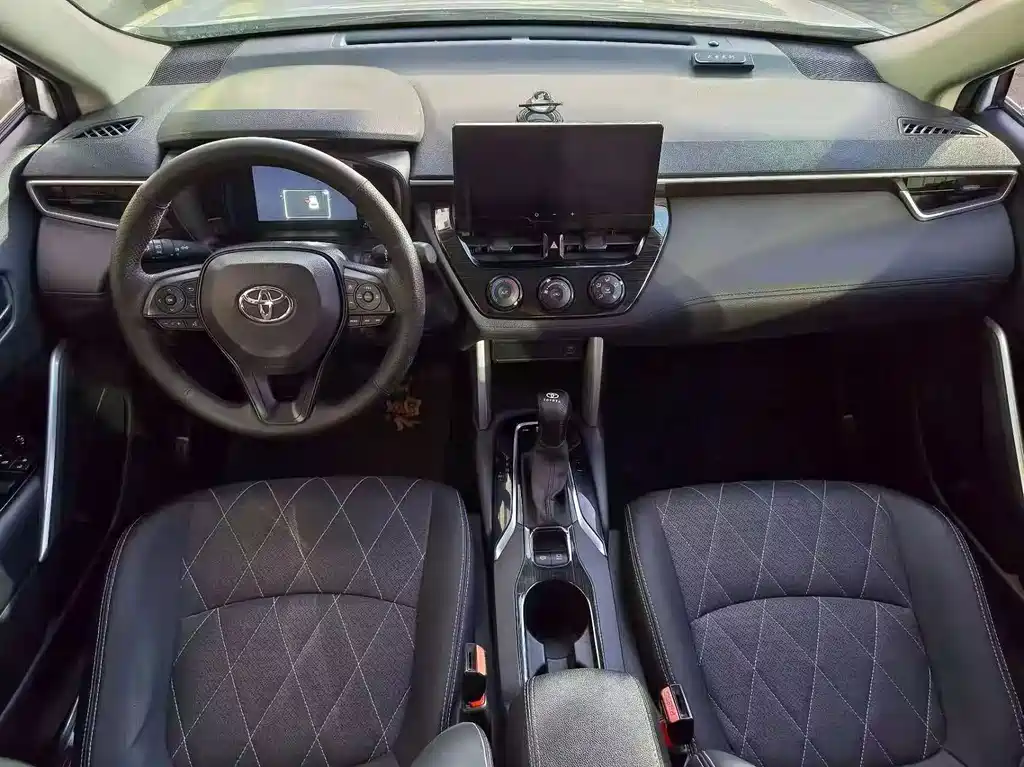 Toyota Corolla Cross — фото 8