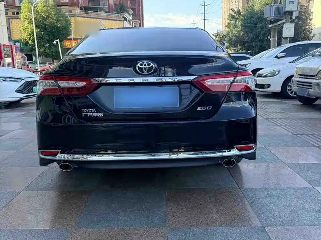 Toyota Camry — фото 5