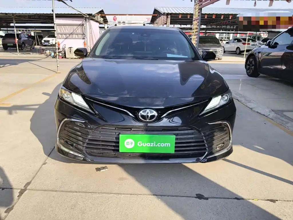 Toyota Camry — фото 3