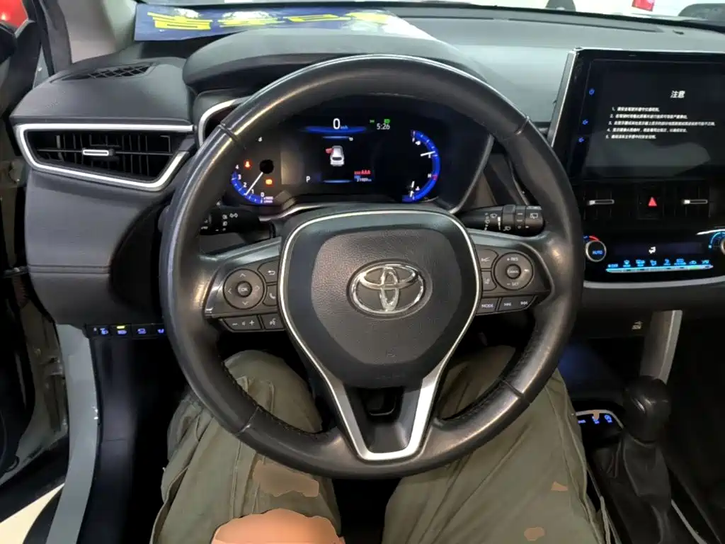 Toyota Corolla Cross — фото 11