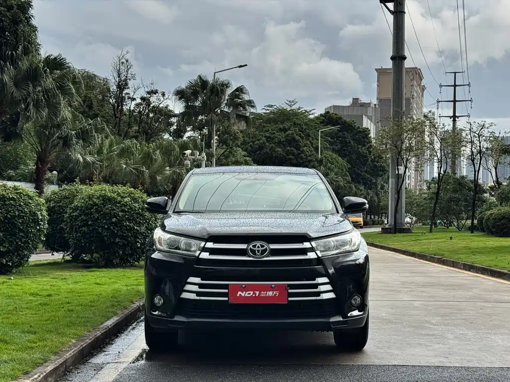 Toyota Highlander — фото 3