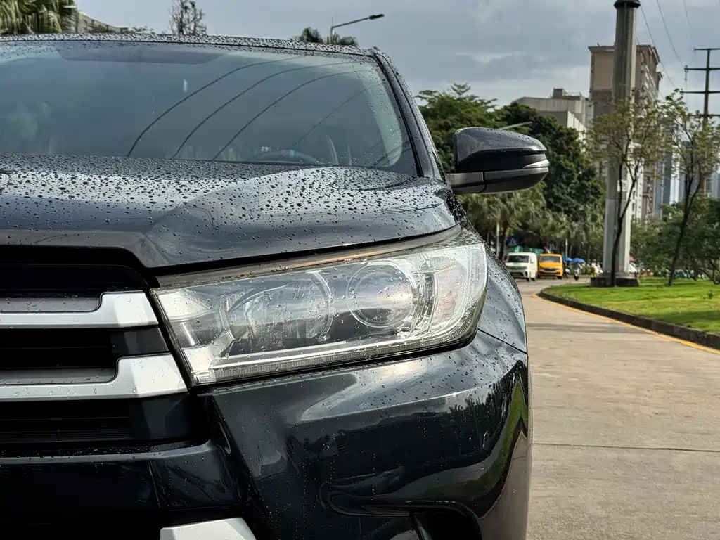 Toyota Highlander — фото 4