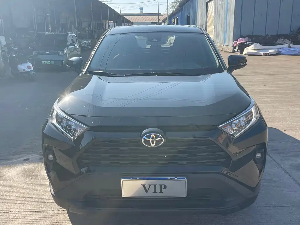 Toyota RAV4 — фото 2