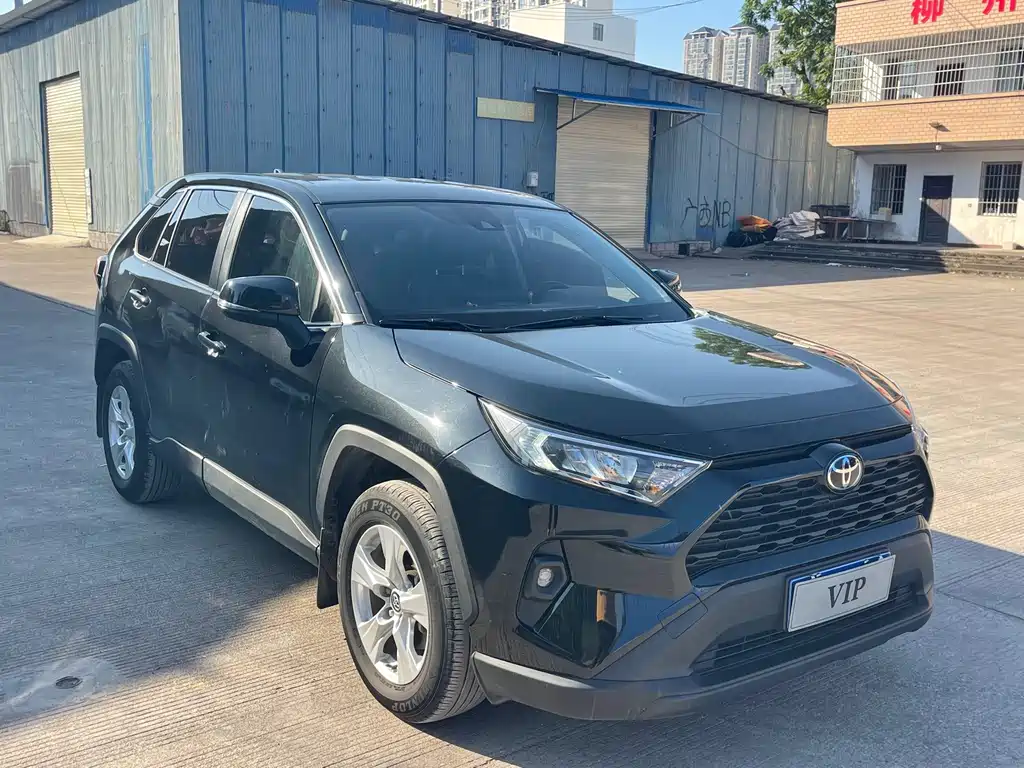 Toyota RAV4 — фото 3