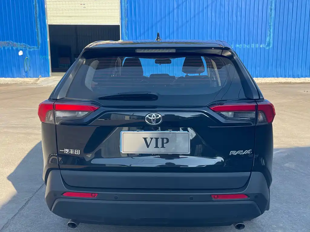 Toyota RAV4 — фото 4