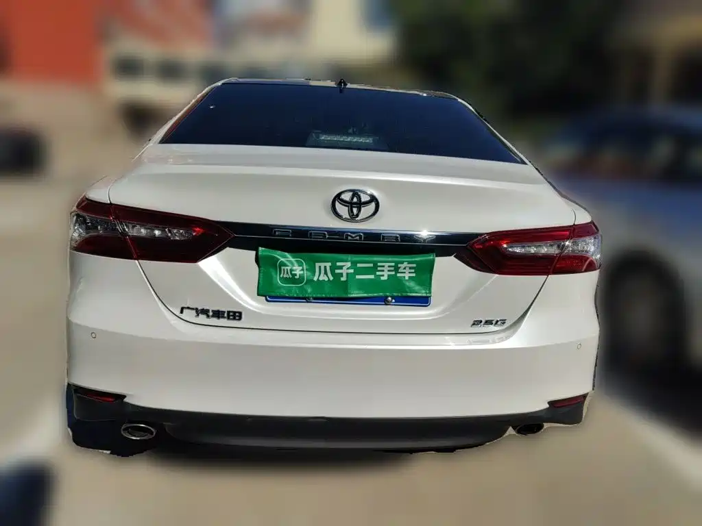 Toyota Camry — фото 3