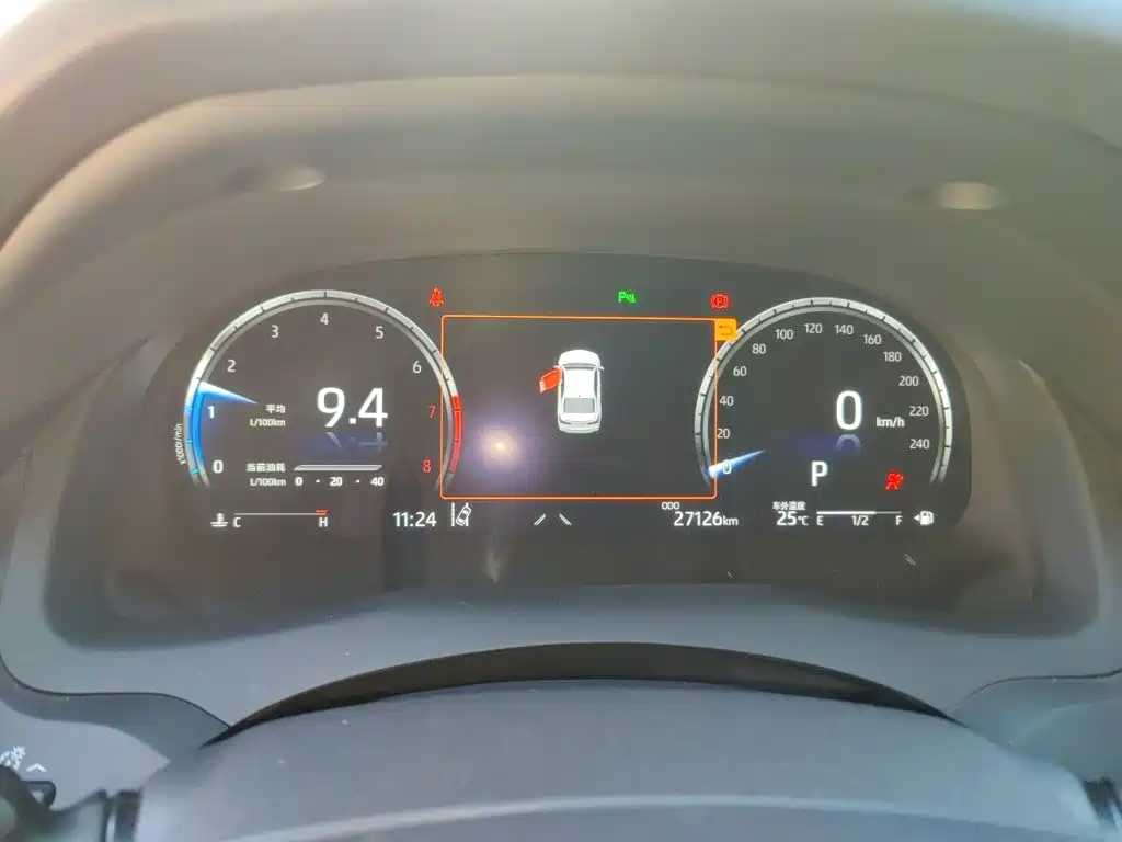 Toyota Camry — фото 7