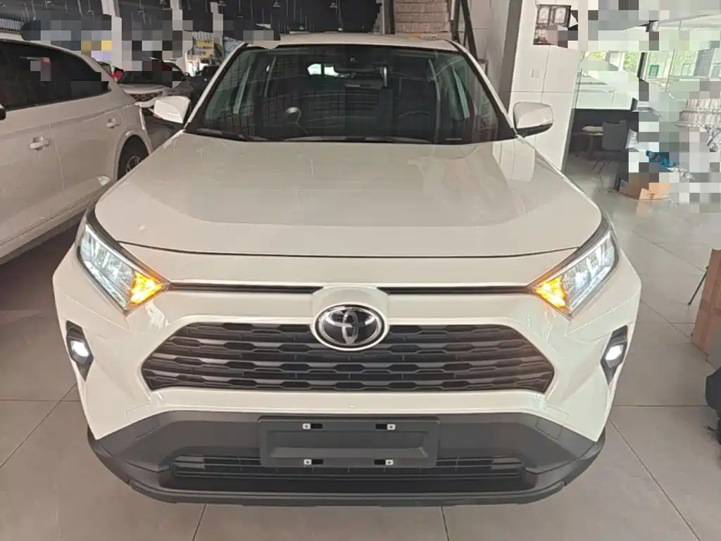 Toyota RAV4 — фото 3
