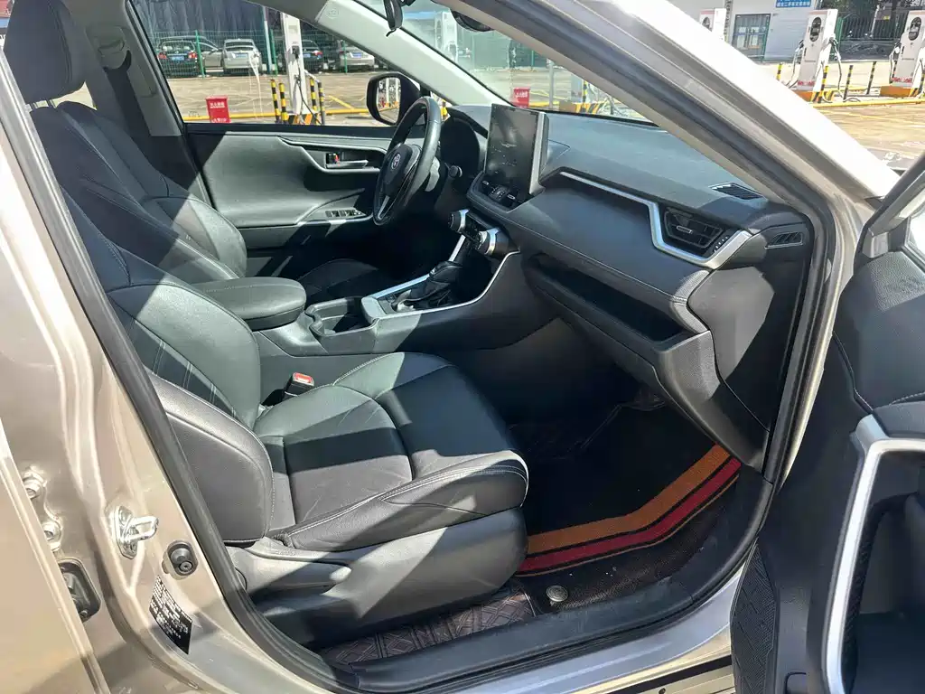 Toyota Wildlander — фото 19