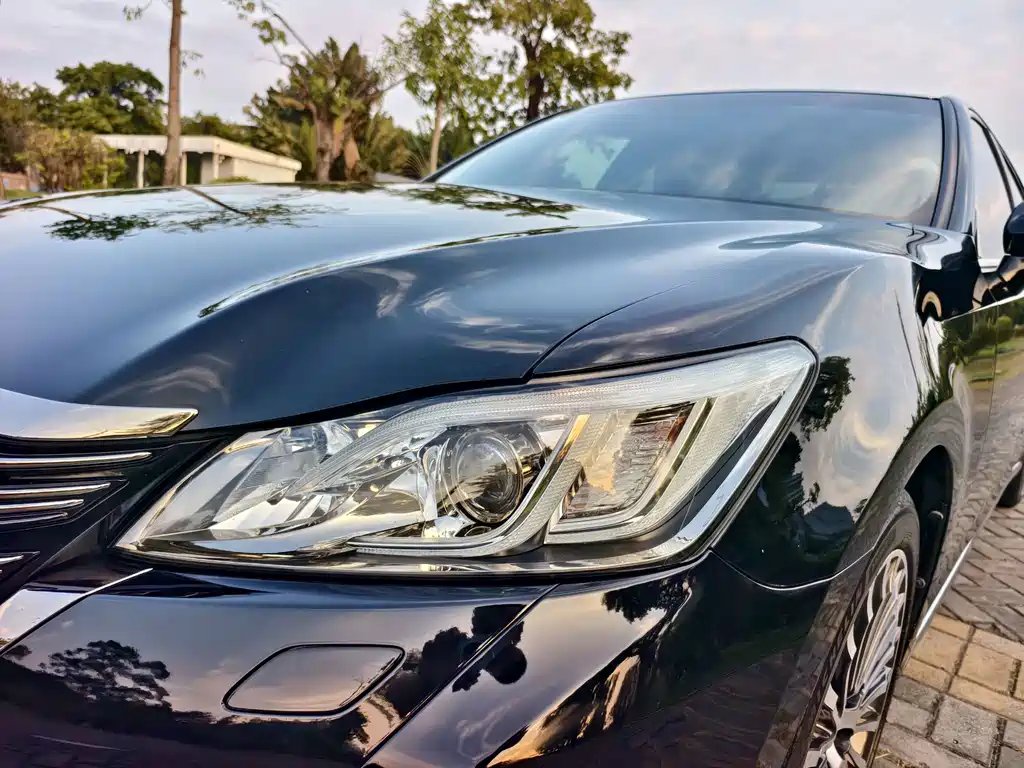 Toyota Crown — фото 15