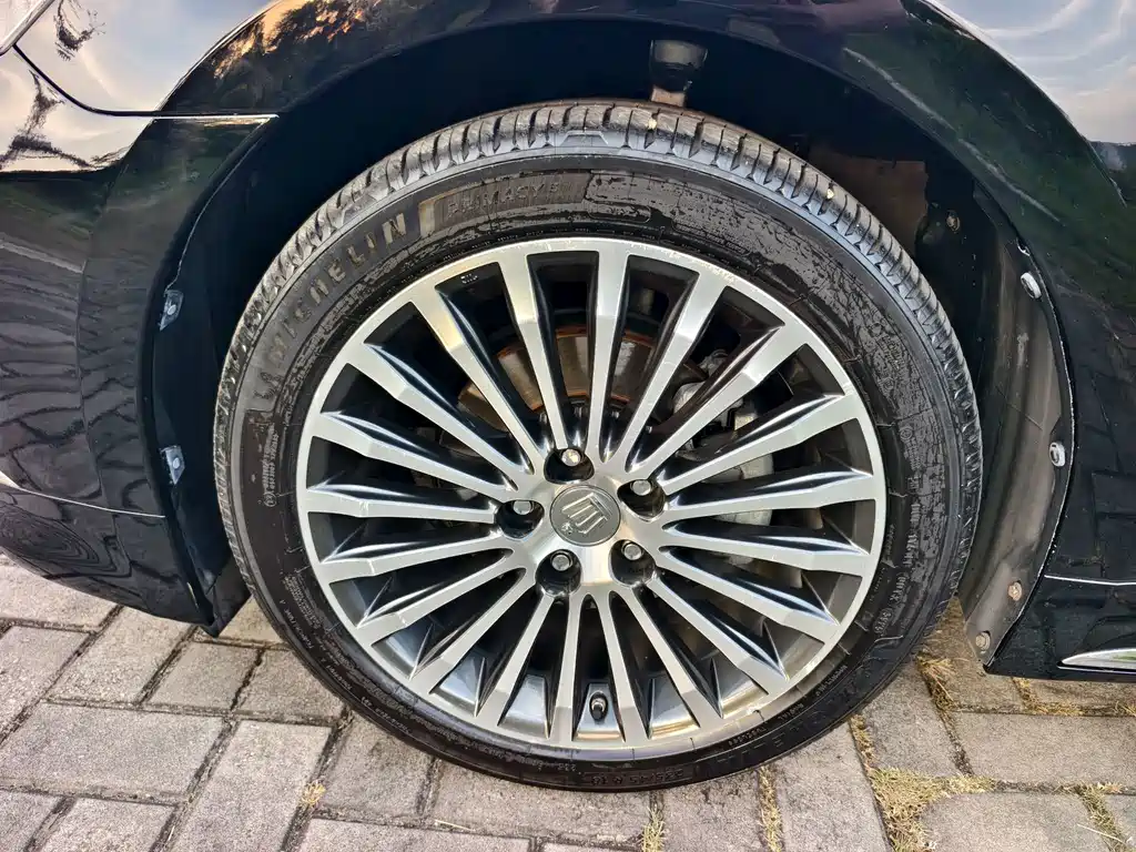 Toyota Crown — фото 16