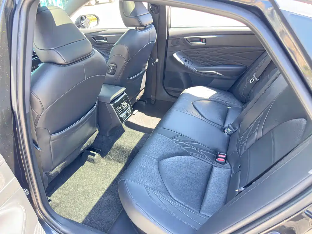 Toyota Avalon — фото 10