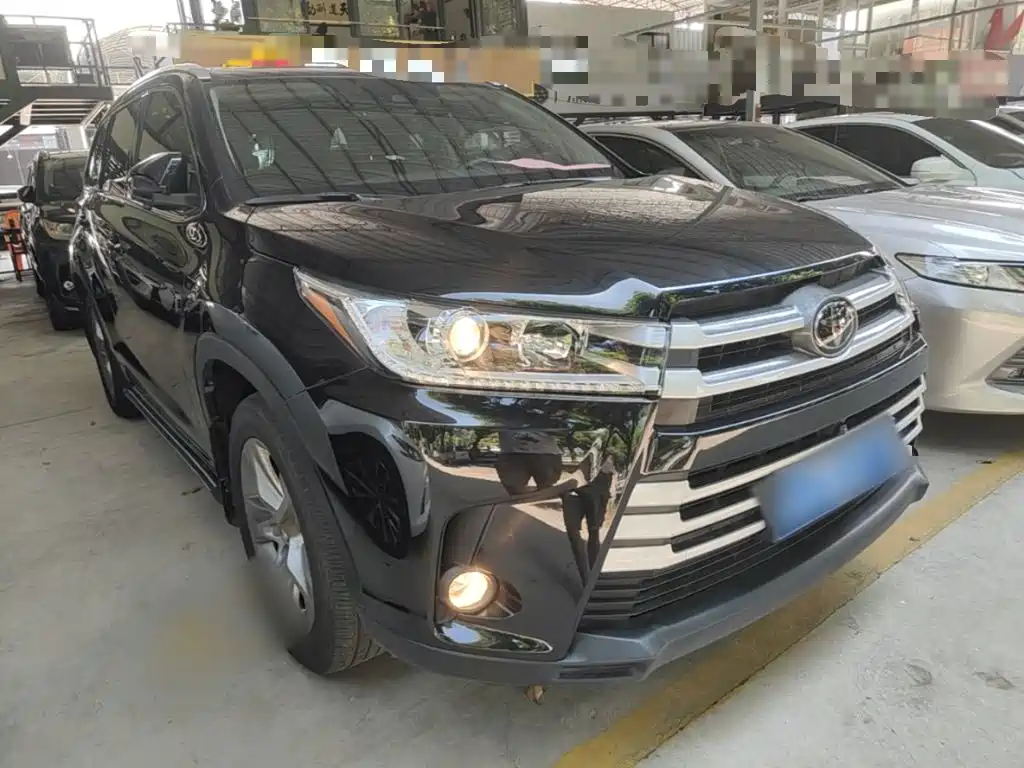 Toyota Highlander — фото 4