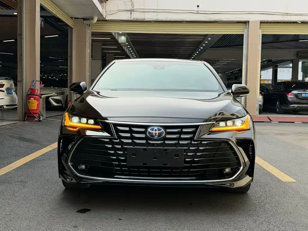 Toyota Avalon — фото 2