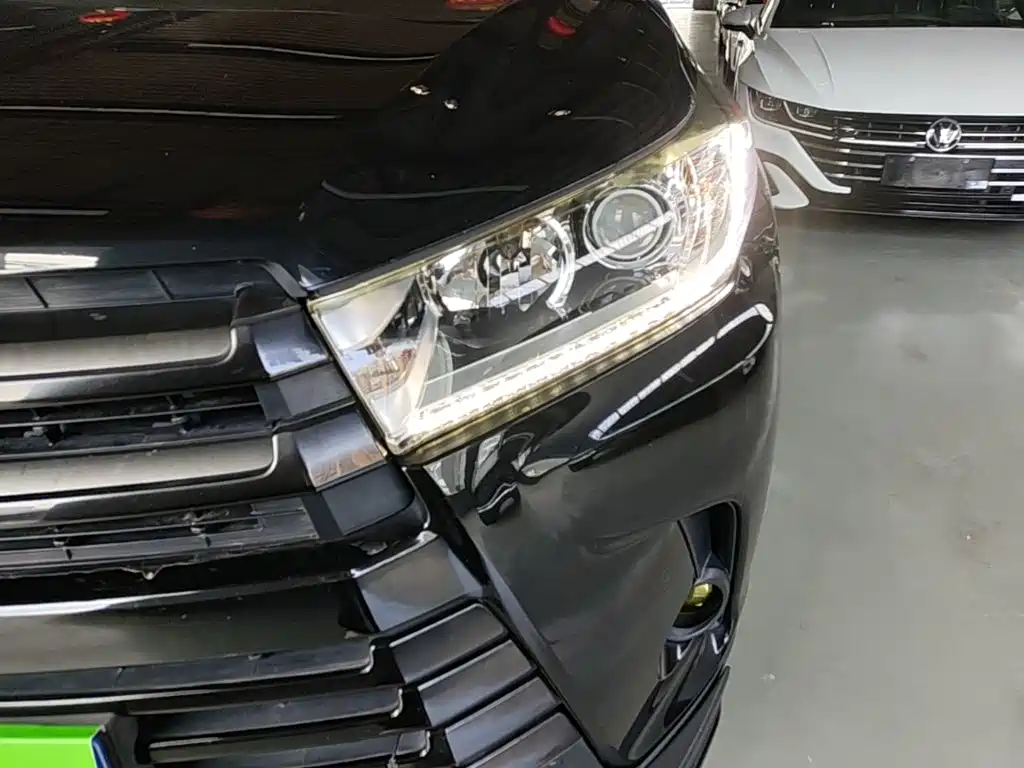 Toyota Highlander — фото 24