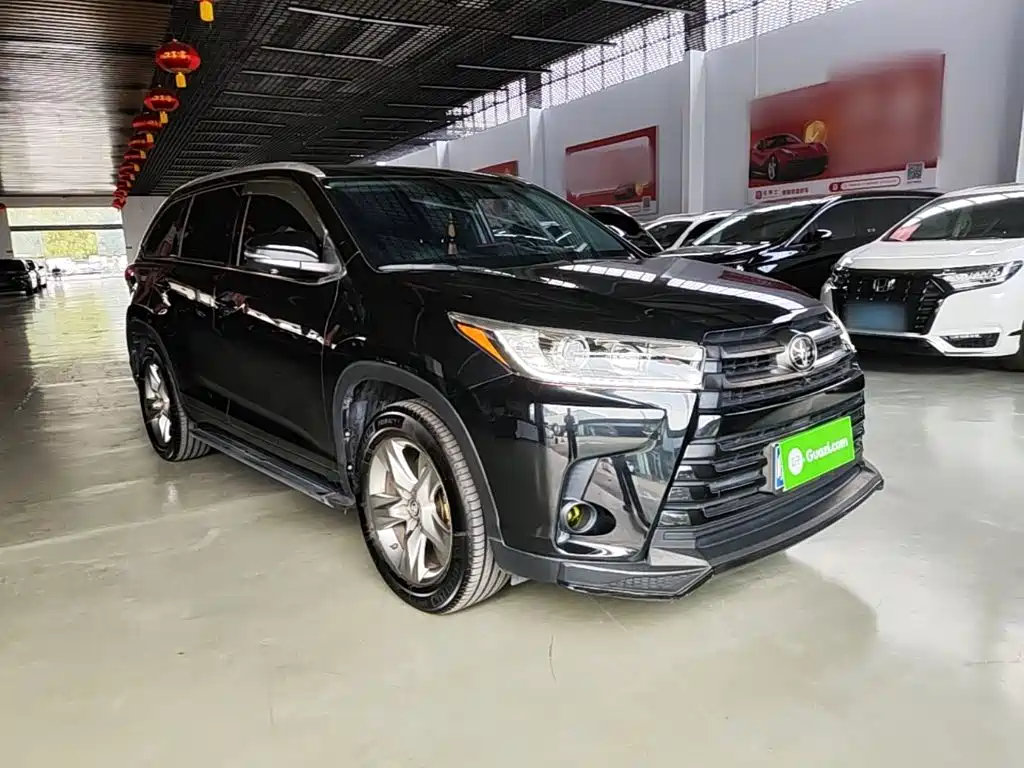 Toyota Highlander — фото 4