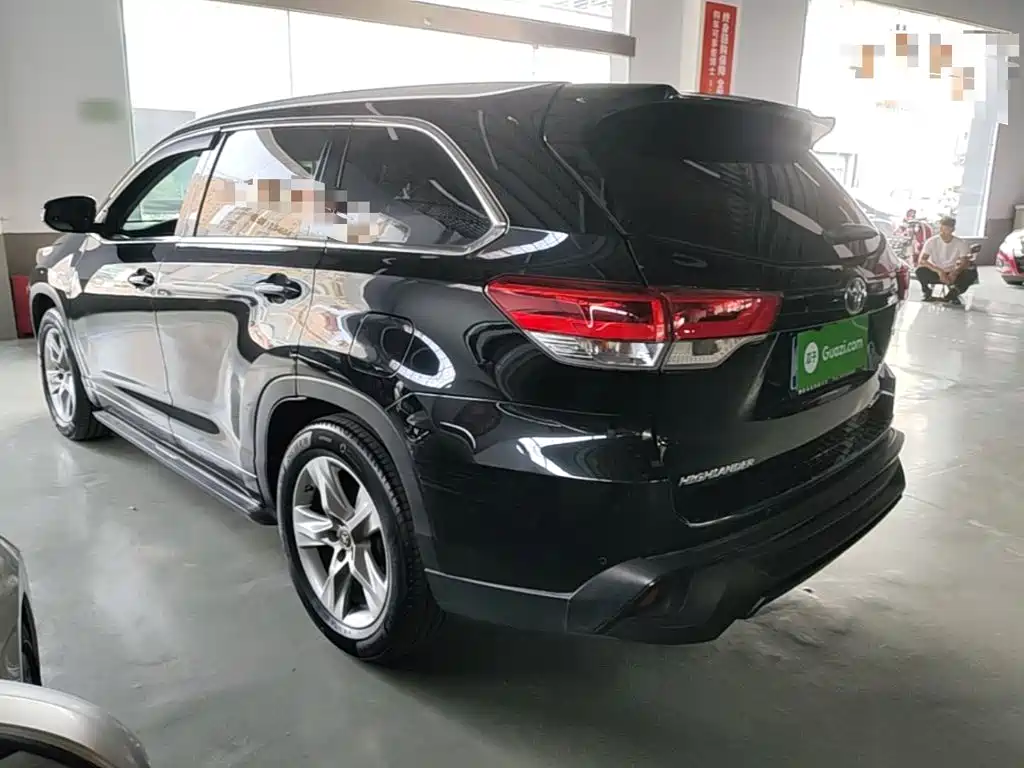 Toyota Highlander — фото 5