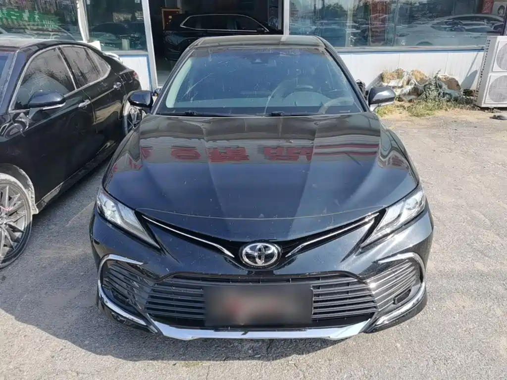 Toyota Camry — фото 3