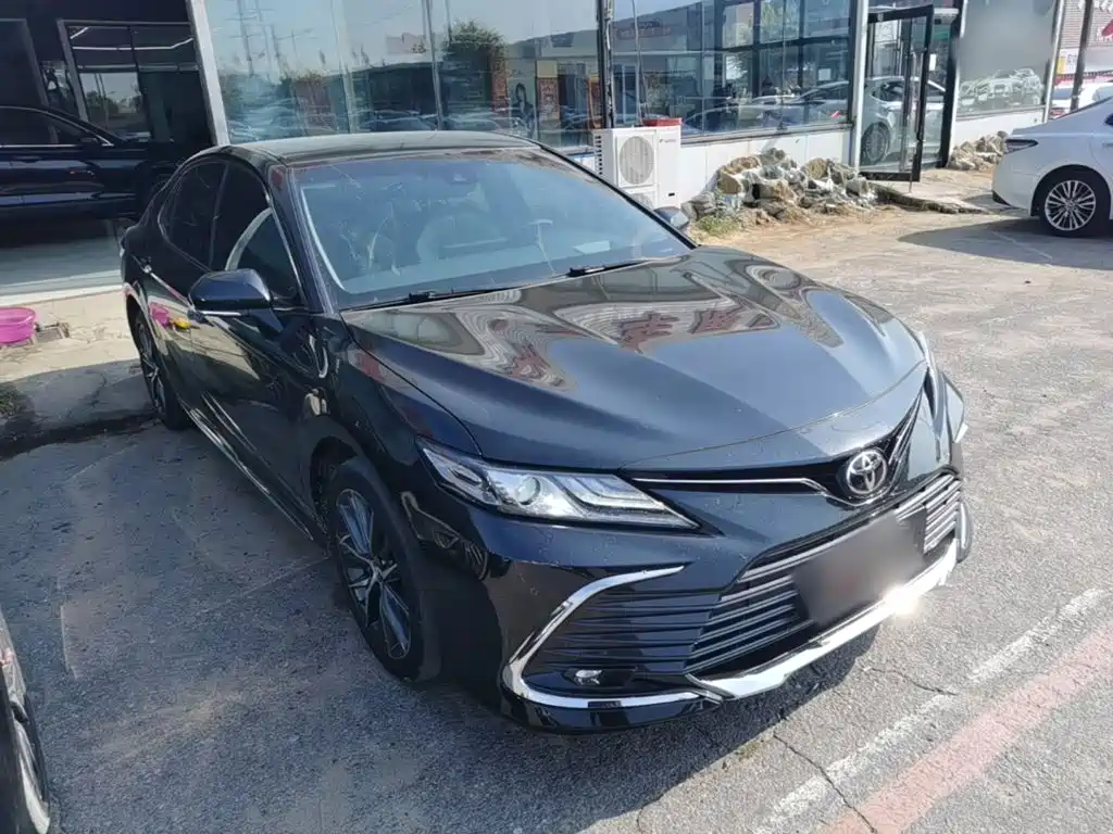 Toyota Camry — фото 4