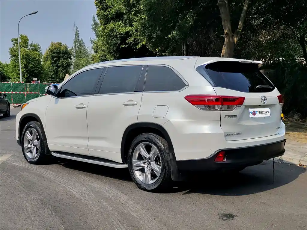 Toyota Highlander — фото 4