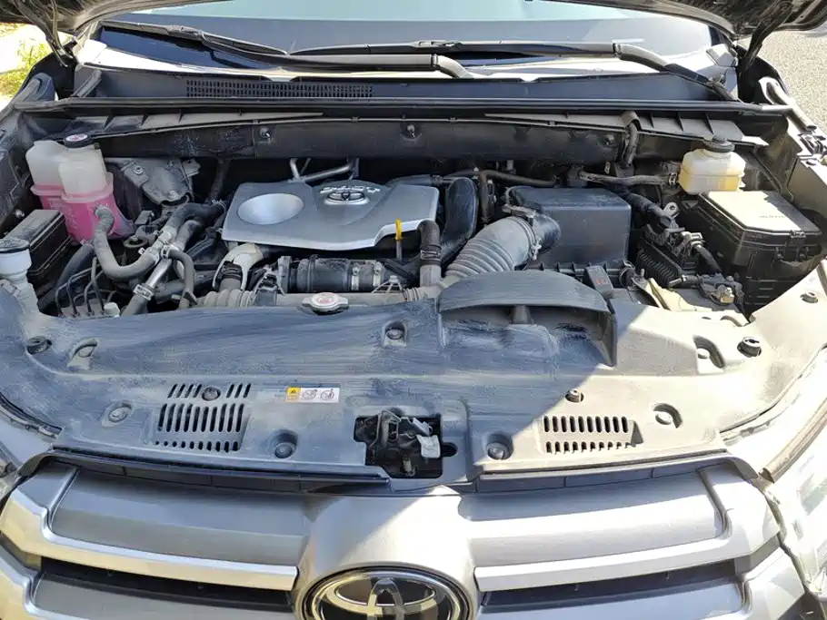 Toyota Highlander — фото 10