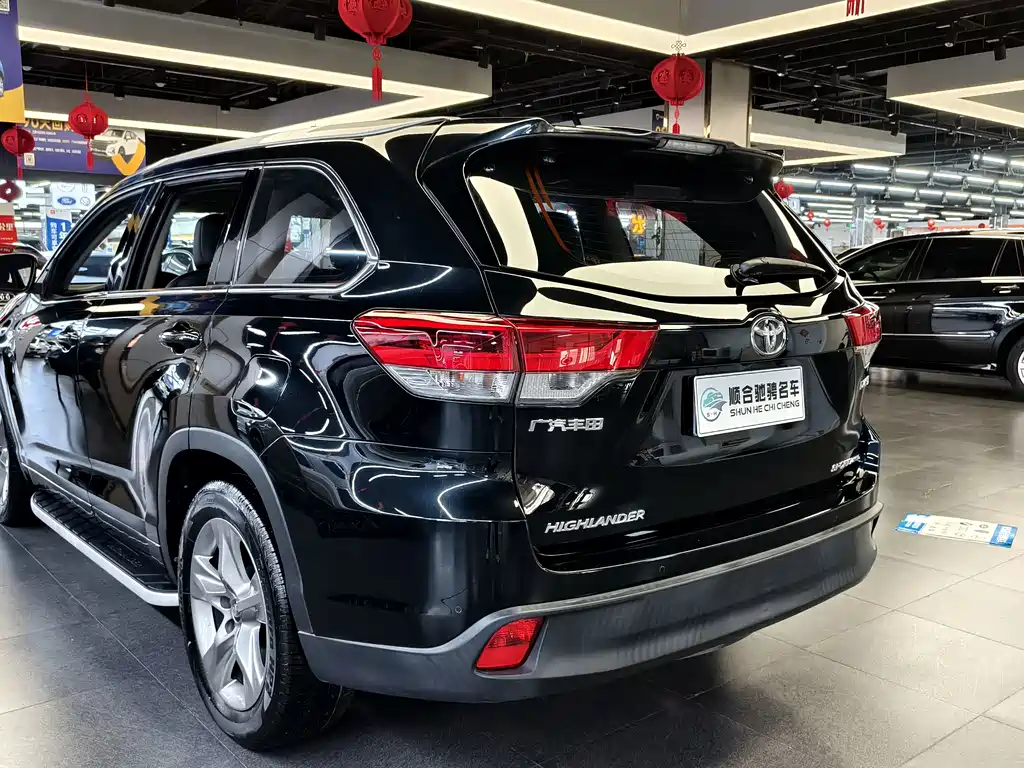 Toyota Highlander — фото 5