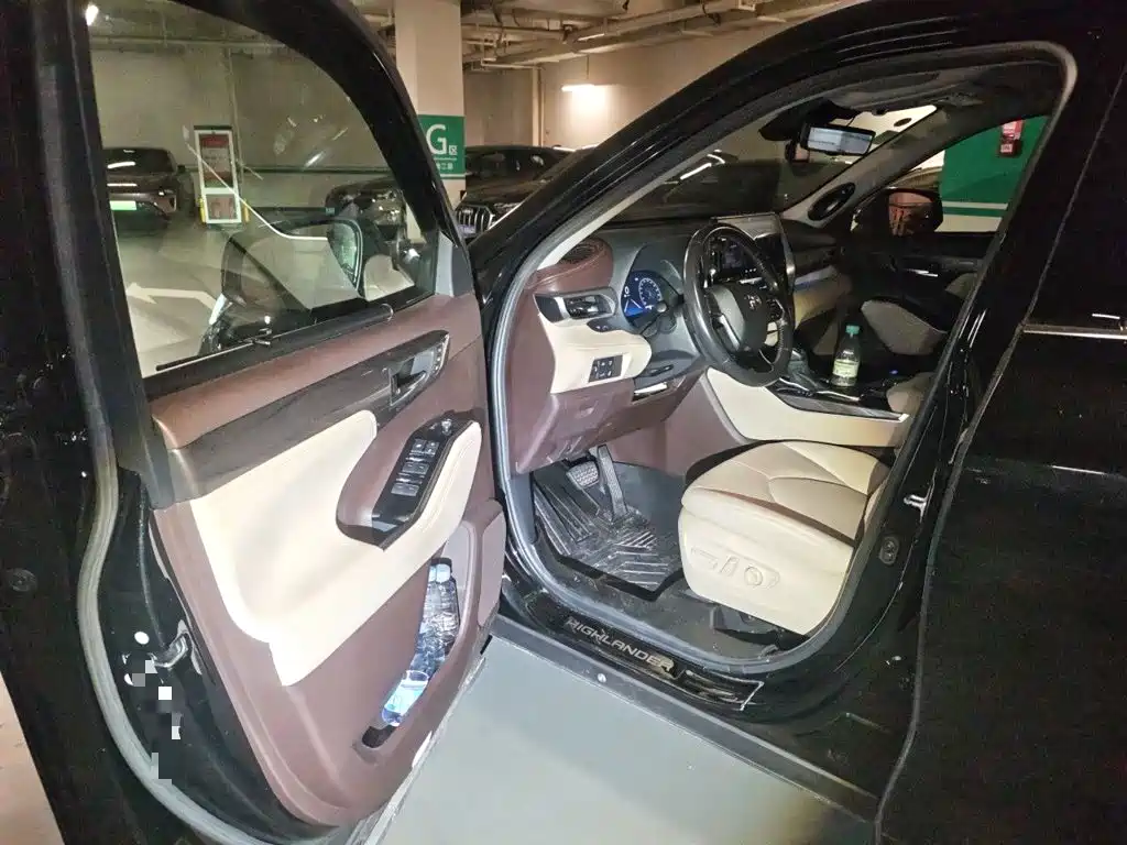 Toyota Highlander — фото 14