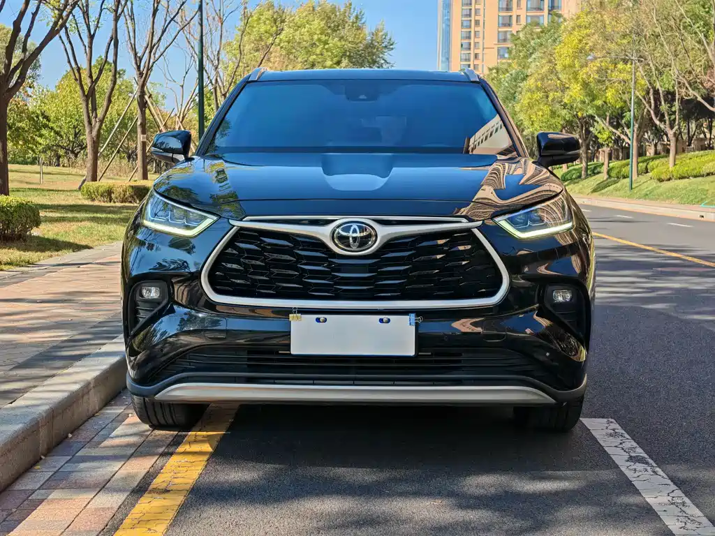 Toyota Highlander — фото 2