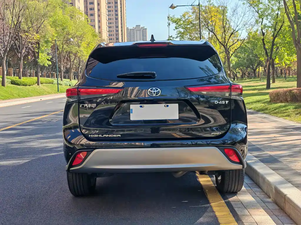 Toyota Highlander — фото 15