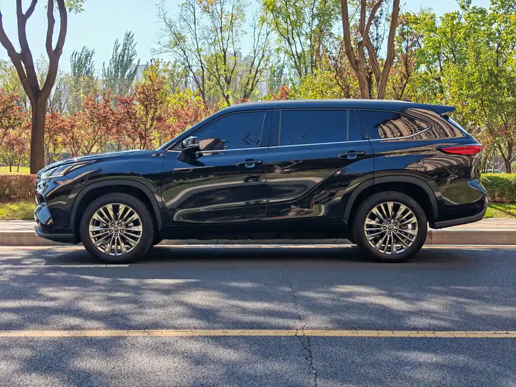 Toyota Highlander — фото 4