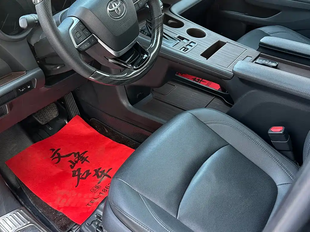 Toyota Sienna — фото 4