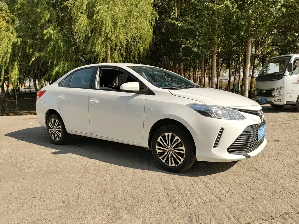 Toyota Vios — фото 3