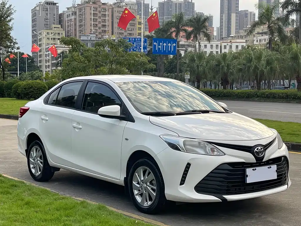 Toyota Vios — фото 3