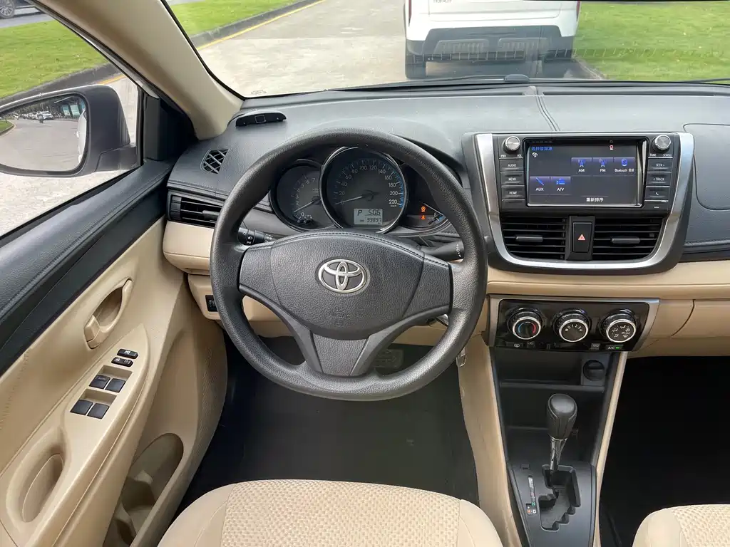 Toyota Vios — фото 9