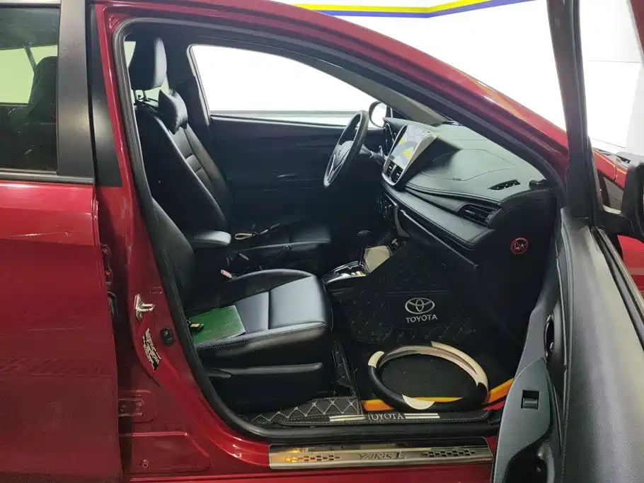 Toyota Yaris L — фото 8