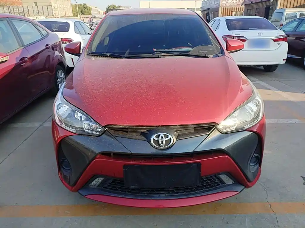 Toyota Yaris L — фото 3