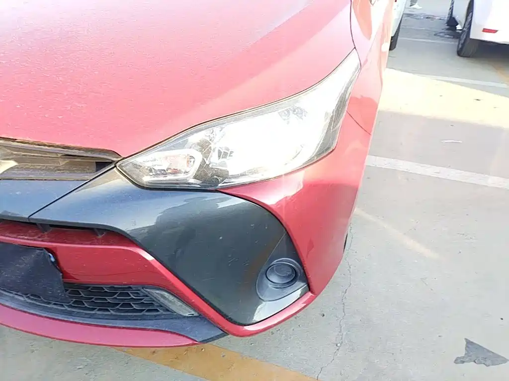 Toyota Yaris L — фото 24