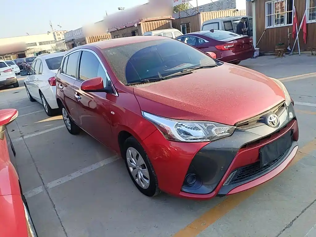 Toyota Yaris L — фото 4