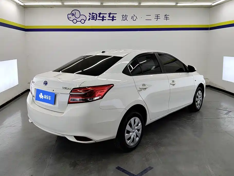Toyota Vios — фото 3