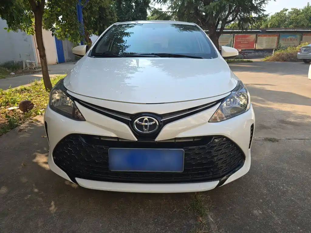 Toyota Vios — фото 3