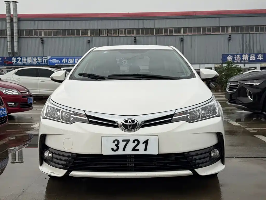 Toyota Corolla — фото 2