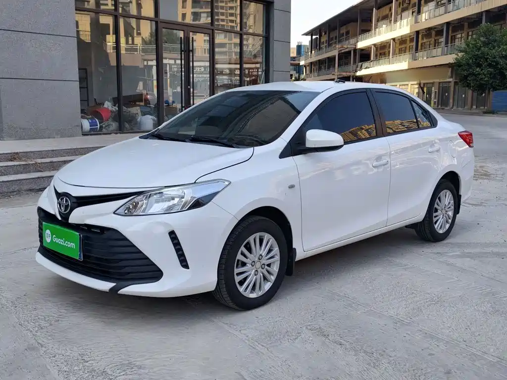 Toyota Vios — фото 2