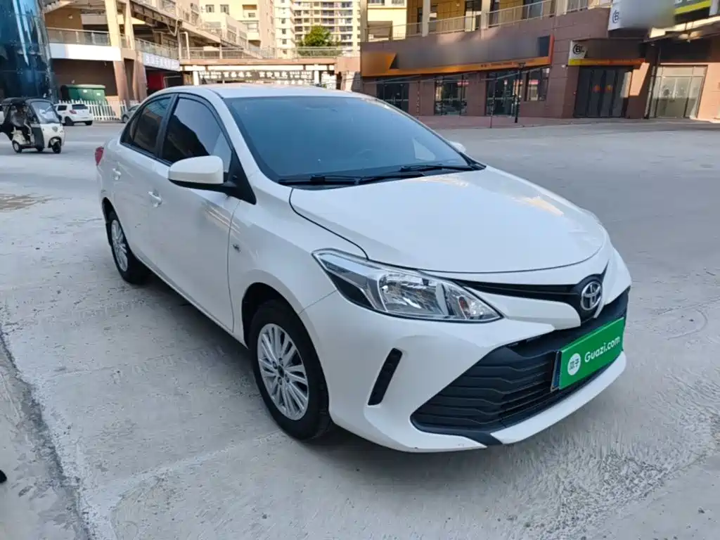 Toyota Vios — фото 4