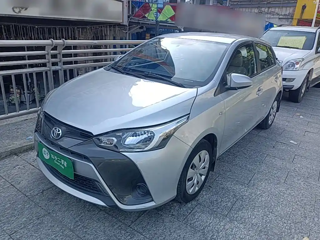 Toyota Yaris L — фото 2