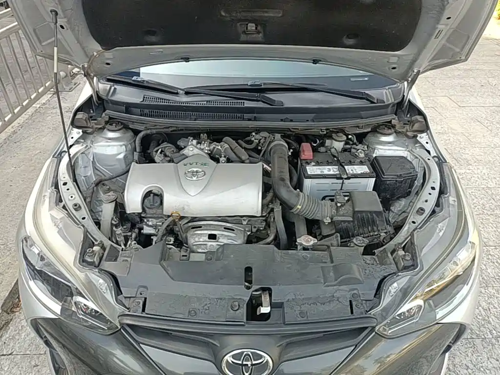 Toyota Yaris L — фото 20